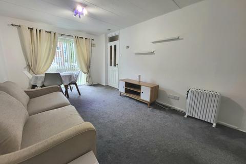 1 bedroom flat to rent, Barry Court, Palatine Road, West Didsbury, Manchester, M20