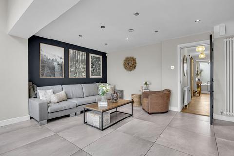 33 Arklow Drive, Hale Village, Liverpool, L24 5RW