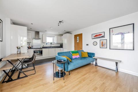 21 Cowdrey Mews, London, SE6 3AP