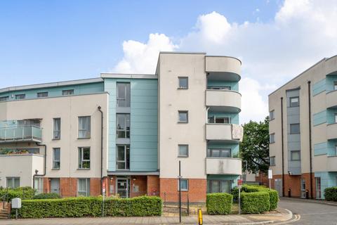21 Cowdrey Mews, London, SE6 3AP