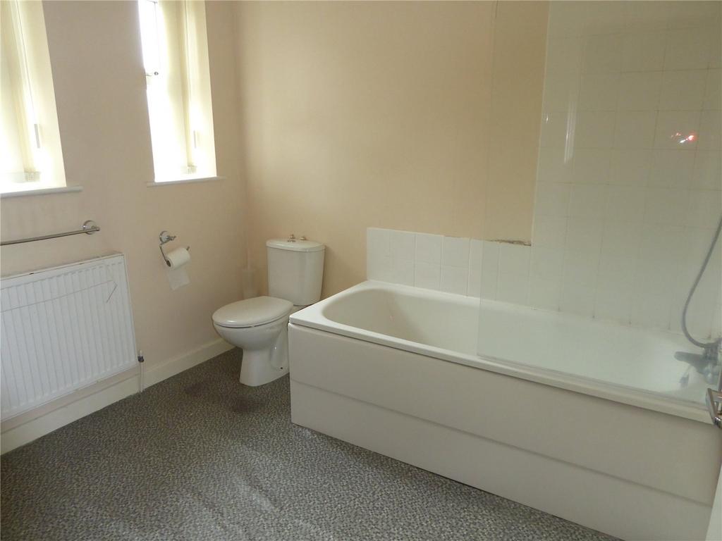 The Old CoOp, Rastrick, Brighouse... 1 bed apartment to rent £450 pcm (£104 pw)