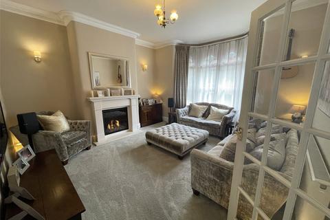 4 bedroom terraced house for sale, Chester Road, Halifax, West Yorkshire, HX3