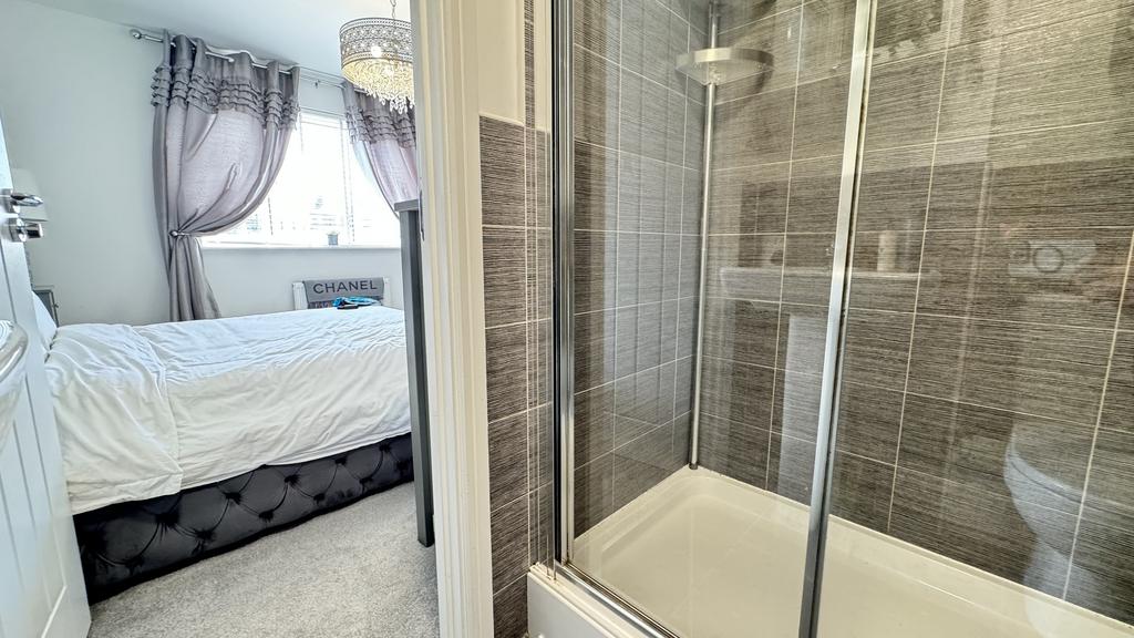 Master ensuite