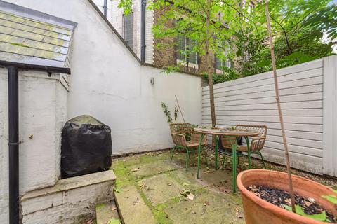 2 bedroom terraced house to rent, Fitzroy Square, Fitzrovia, London, W1T