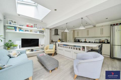 22 Beech Lane, Kislingbury, Northampton, NN7 4AL