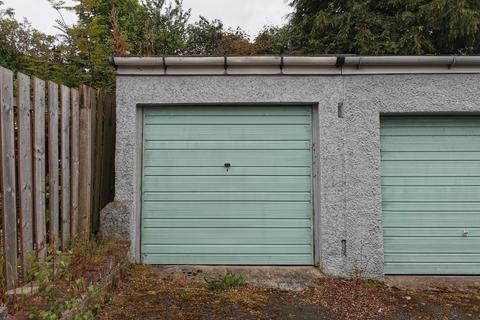 Garage to rent, Caiystane Gardens, Edinburgh EH10