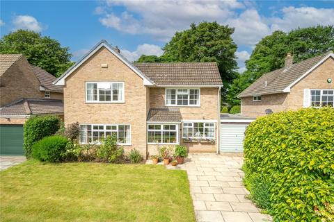 4 bedroom detached house for sale, Shadwell Park Close, Leeds