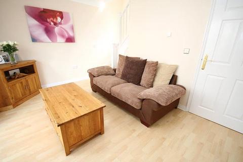 2 bedroom end of terrace house to rent, Cowdrie Way, Springfield, Chelmsford, CM2