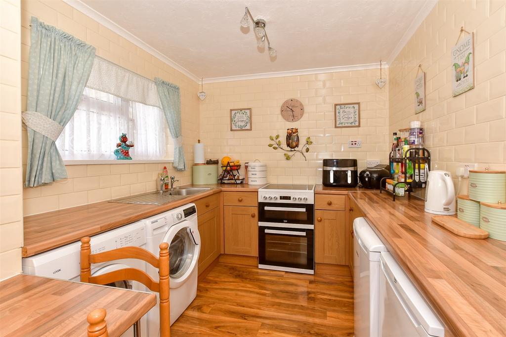 Green Lane, Shanklin, Isle of Wight 2 bed terraced bungalow for sale