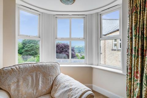 2 bedroom flat for sale, Heather Court, Ilkley, West Yorkshire, LS29