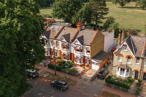 10 Foley Road, Claygate, Esher, KT10 0ND