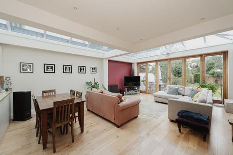 10 Foley Road, Claygate, Esher, KT10 0ND