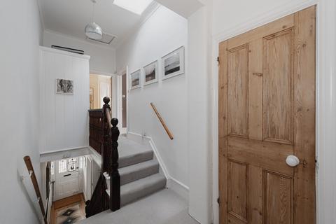 10 Foley Road, Claygate, Esher, KT10 0ND