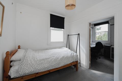 10 Foley Road, Claygate, Esher, KT10 0ND