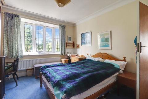 57 Ember Lane, Esher, KT10 8EF