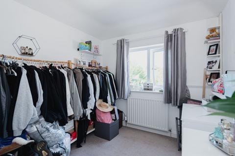 49 Balmoral Crescent, West Molesey, KT8 1QA