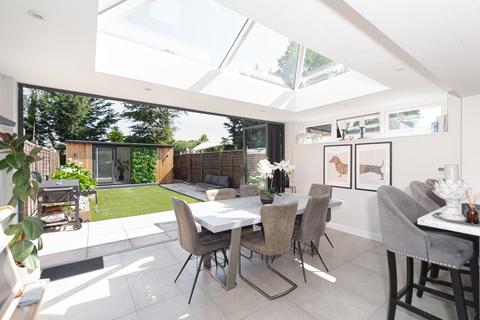 6 Dorset Close, Chessington, KT9 1BF