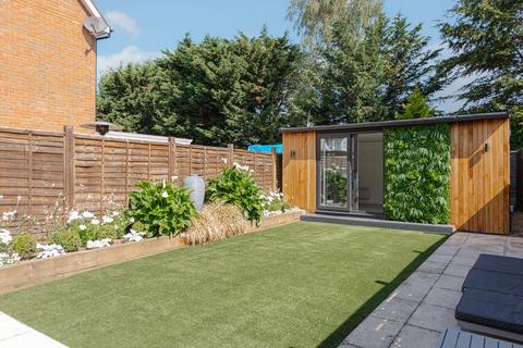 6 Dorset Close, Chessington, KT9 1BF