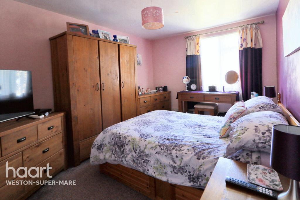 Dunster Crescent, WestonSuperMare 3 bed terraced house £240,000