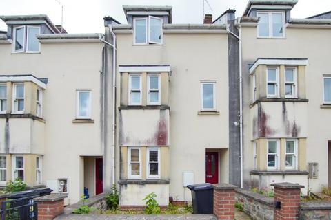 4 bedroom townhouse to rent, Station Road, Bristol BS7