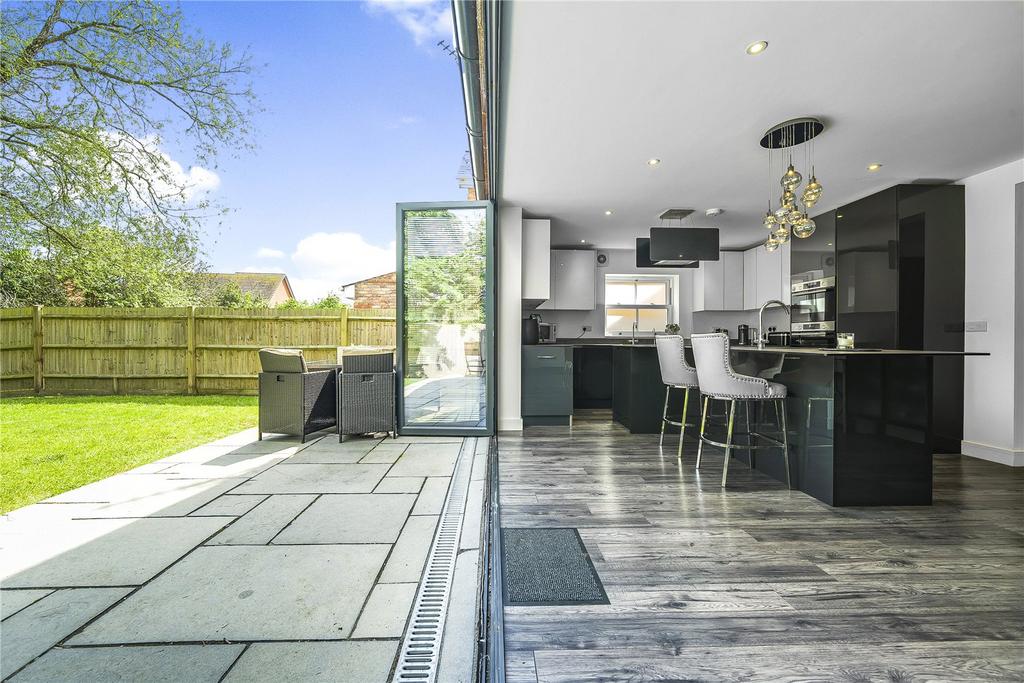 Patio/Kitchen