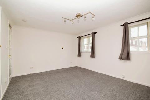 Ground floor flat to rent, Braemar Avenue South Croydon CR2