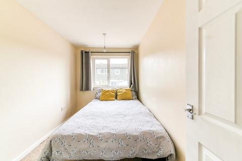 6 Elmside, New Addington, Croydon, CR0 9DT