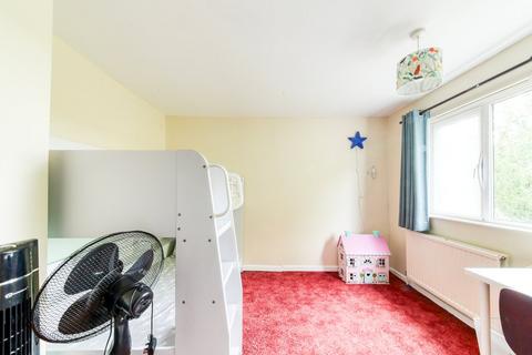 6 Elmside, New Addington, Croydon, CR0 9DT