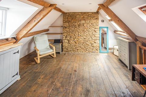 42 Cross Hayes, Malmesbury, SN16 9BG