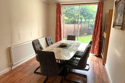 3 bedroom end of terrace house for sale, Rickmansworth Road, Pinner