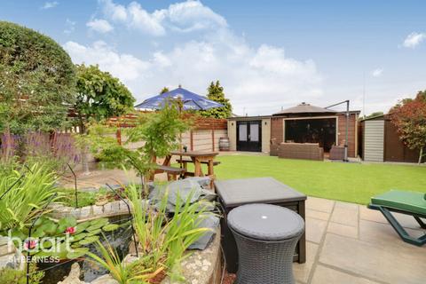 2 bedroom detached bungalow for sale, Parsonage Chase, Minster