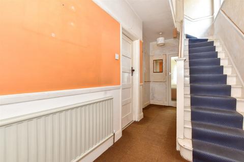 28 Harwater Drive, Loughton, IG10 1LW