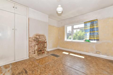 28 Harwater Drive, Loughton, IG10 1LW