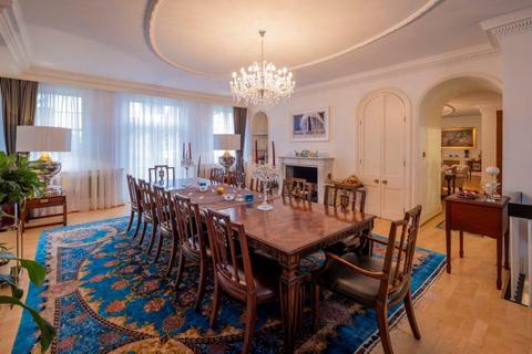 8 Elm Tree Road, London, NW8 9JX