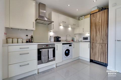 33 Tye Road, Fradley, Lichfield, WS13 8GW