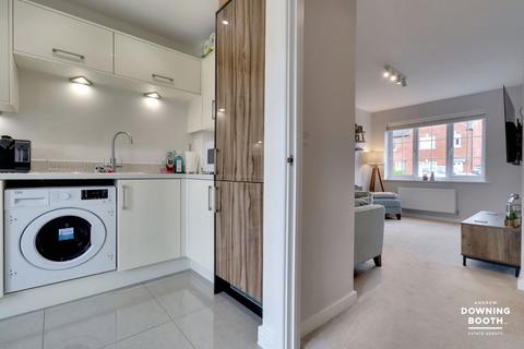33 Tye Road, Fradley, Lichfield, WS13 8GW