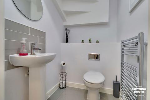 33 Tye Road, Fradley, Lichfield, WS13 8GW