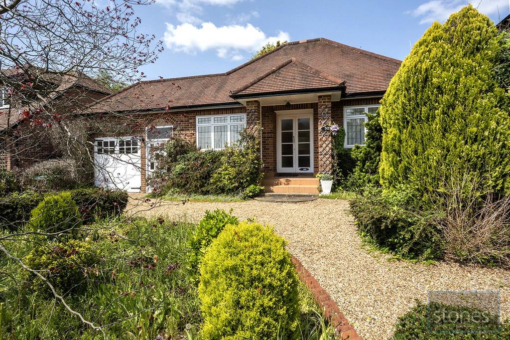 Beacon Way, Rickmansworth... 2 bed bungalow for sale £800,000