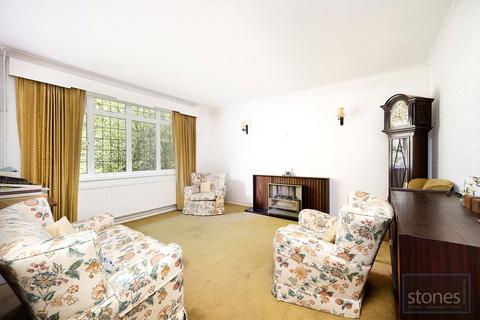 52 Beacon Way, Rickmansworth, WD3 7PE