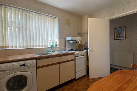 2 bedroom bungalow for sale, Fairway Drive, Bradford, BD7