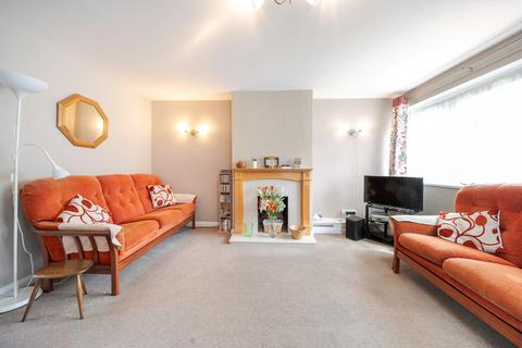 30 Leaholme Way, Ruislip, HA4 7RA