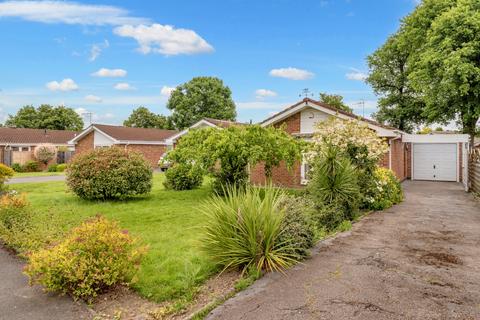 2 bedroom bungalow for sale, Charlotte Grove, Smallfield, Horley, Surrey, RH6