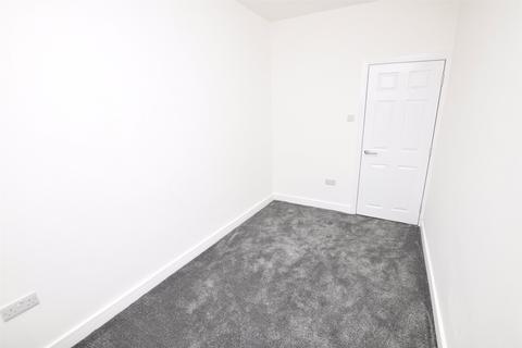 2 bedroom apartment to rent, London Road, Romford RM7