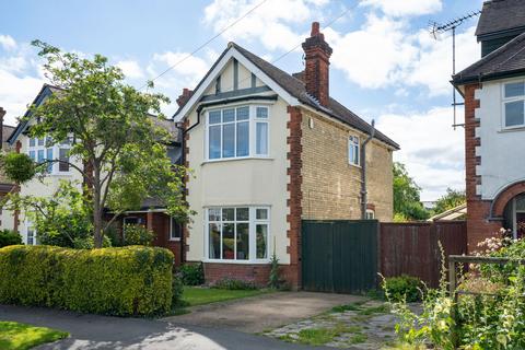 3 bedroom semi-detached house for sale, Orchard Avenue, Cambridge, CB4