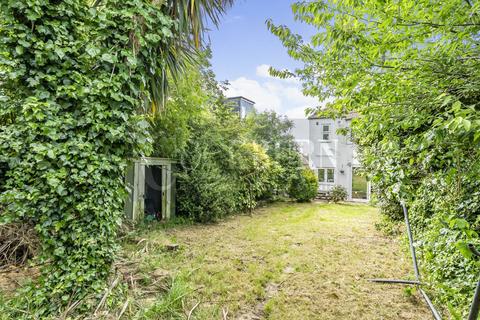 46 Clayhill Crescent, London, SE9 4JB