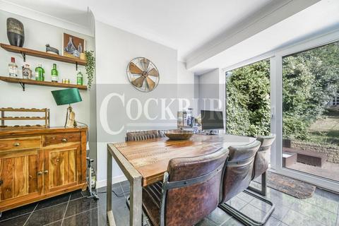 46 Clayhill Crescent, London, SE9 4JB