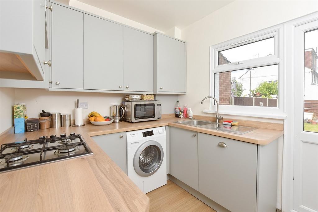Park Avenue, Northfleet, Kent 4 bed terraced house for sale £375,000