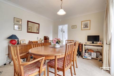 11 High Grange, Lichfield, WS13 7DZ
