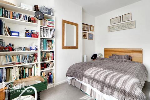 8 Thorpedene Gardens, Shoeburyness, Southend-on-sea, SS3 9JB