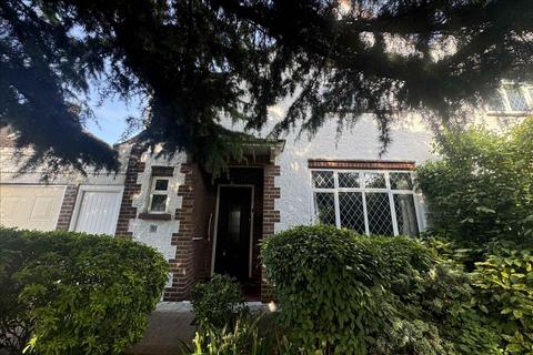 40 Queens Avenue, Feltham, TW13 7NU
